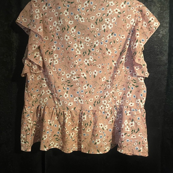 Chic Floral Ruffle Sleeve Blouse - Picture 2 of 2